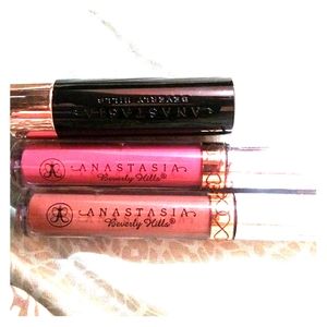 Anastasia lipstick bundle.